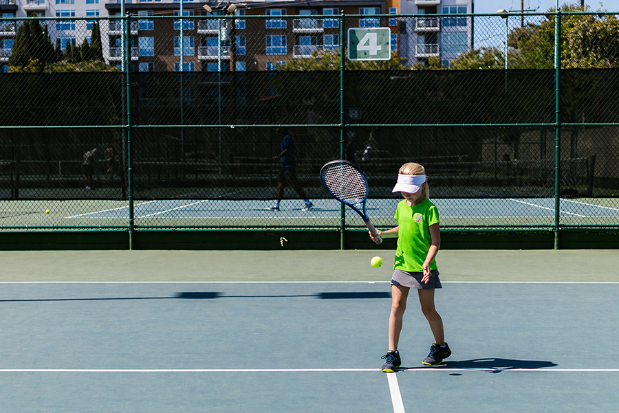 Zašto je tenis odličan sport za decu (razvoj veština kroz tenis)